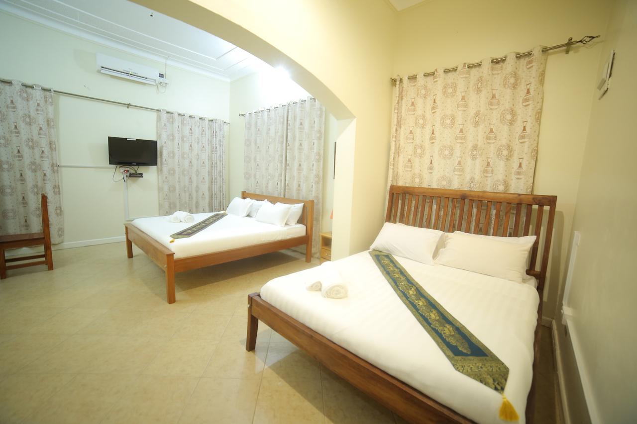 Entebbe Palm Hotel Buitenkant foto