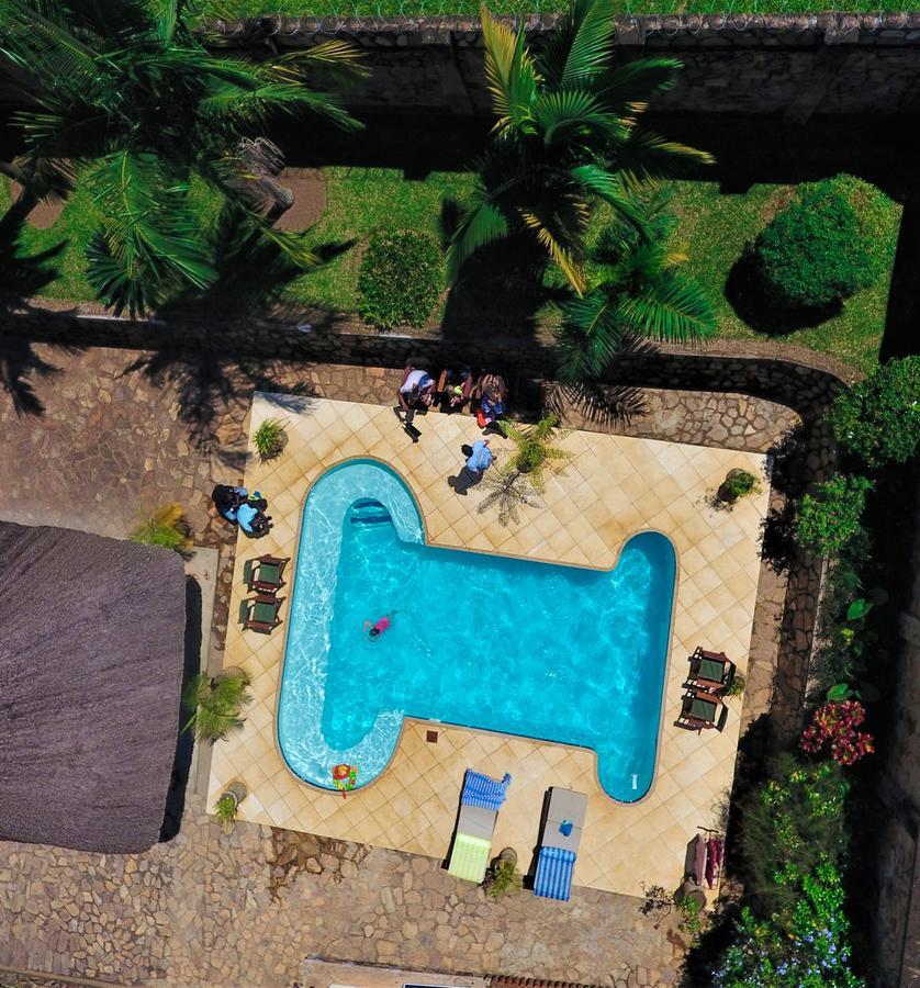 Entebbe Palm Hotel Buitenkant foto