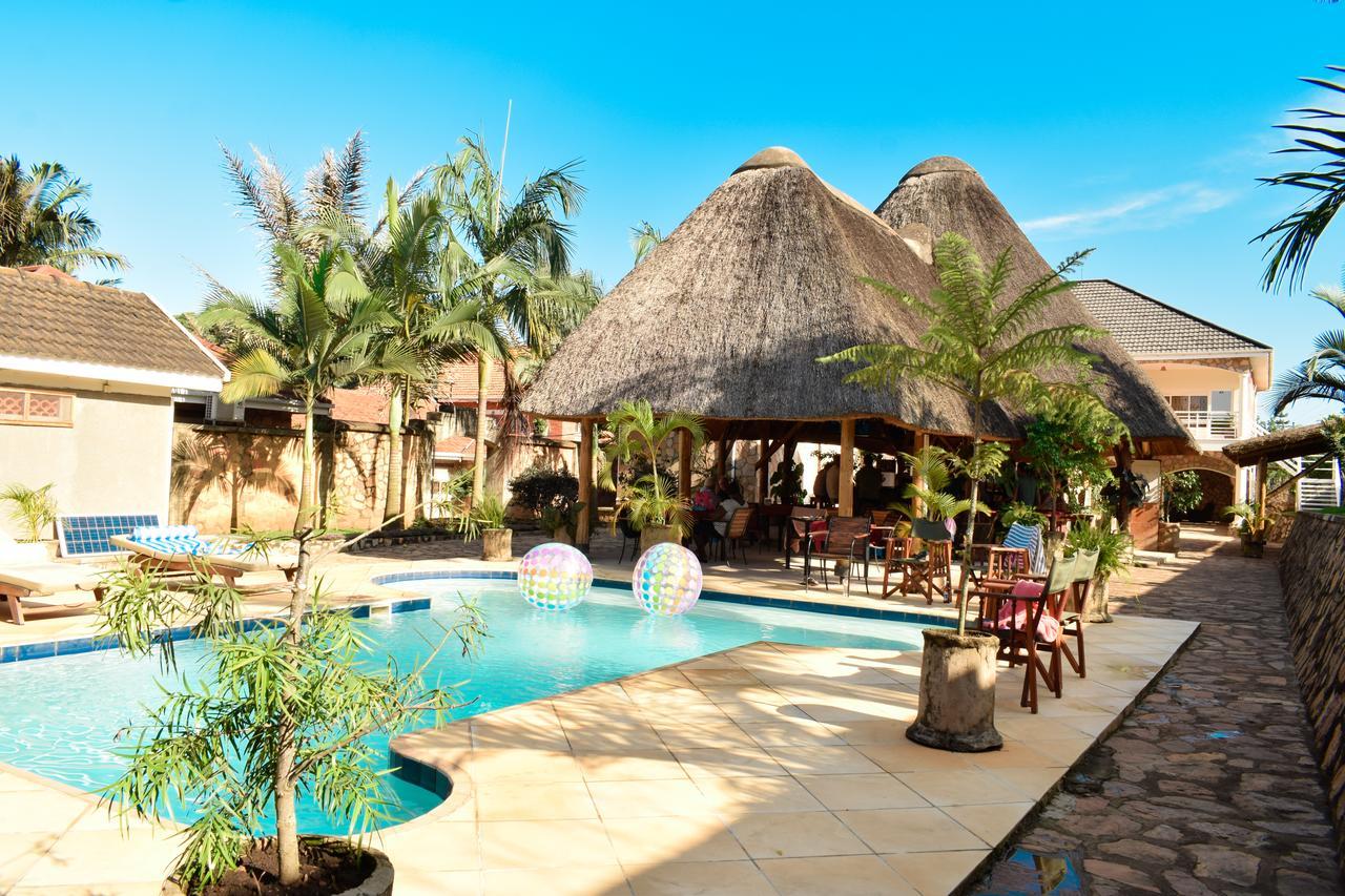 Entebbe Palm Hotel Buitenkant foto